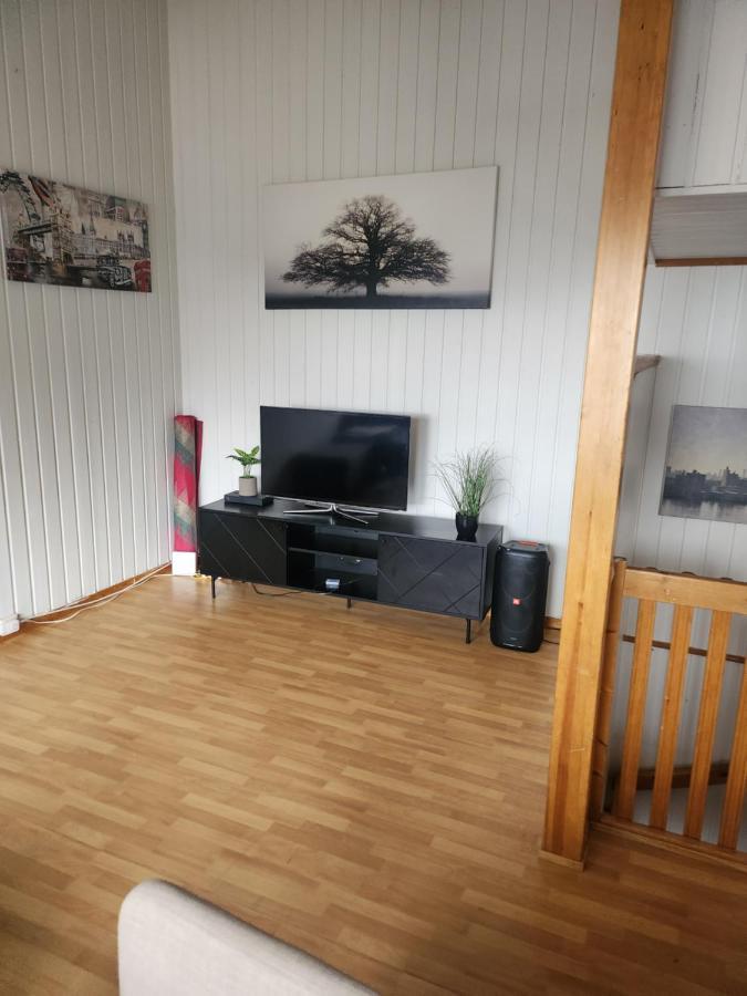 טרומסה Apartment By The Lakeside מראה חיצוני תמונה